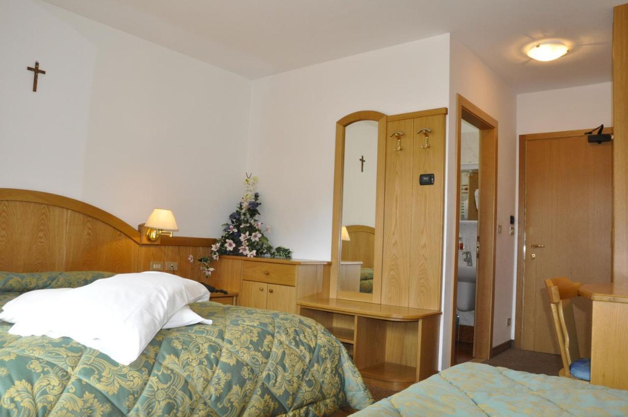 Hotel El Pilon Pozza di Fassa Ngoại thất bức ảnh