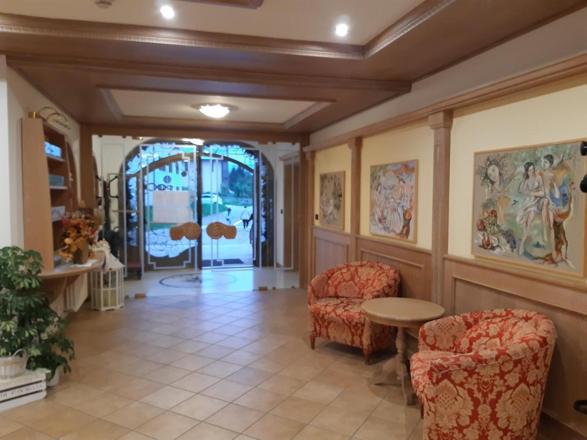 Hotel El Pilon Pozza di Fassa Ngoại thất bức ảnh