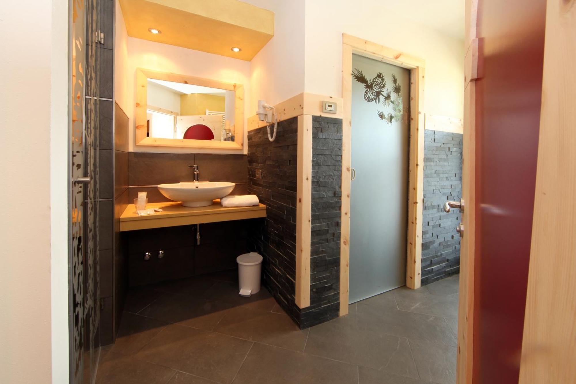 Hotel El Pilon Pozza di Fassa Ngoại thất bức ảnh