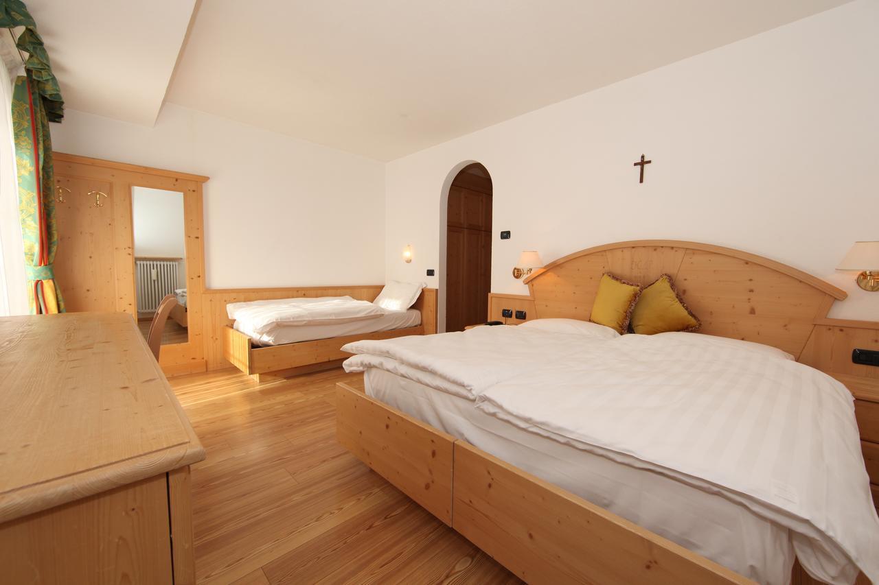 Hotel El Pilon Pozza di Fassa Ngoại thất bức ảnh