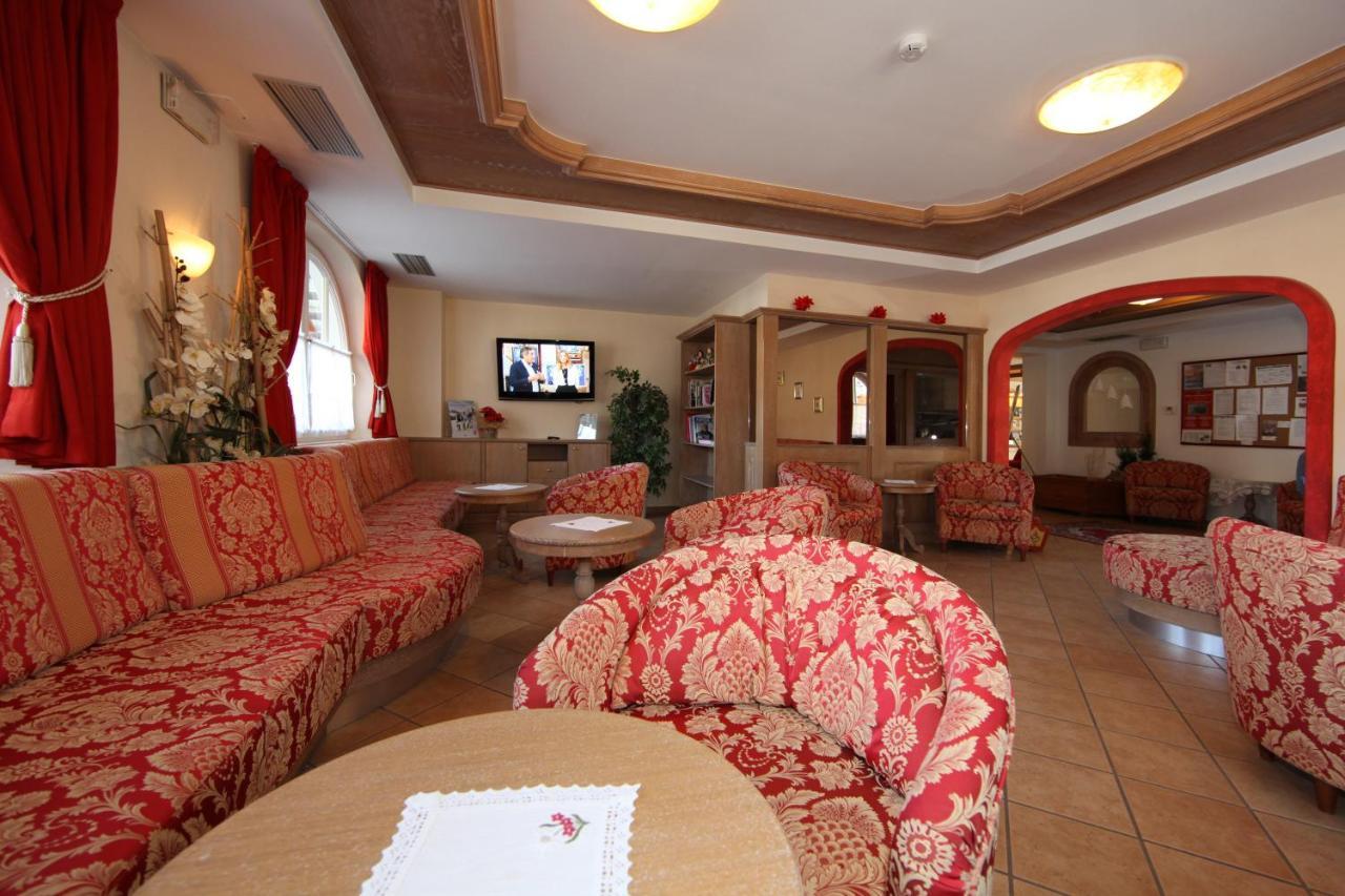 Hotel El Pilon Pozza di Fassa Ngoại thất bức ảnh